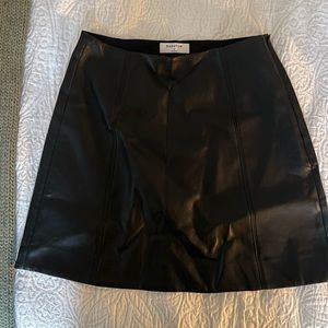 Aritzia Babaton Leather Black Skirt